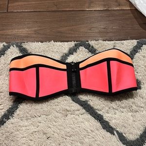 Triangl bikini top